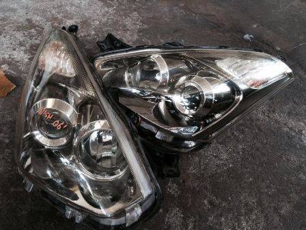 Head Lamp 68-2 Toyota Wish ZNE10 2006