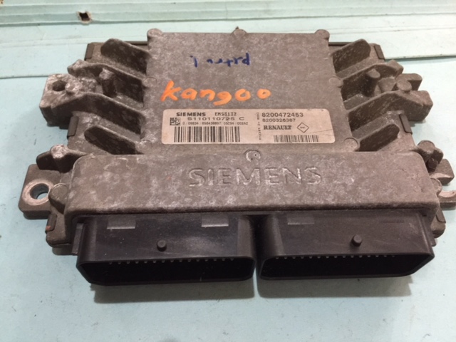 ECU S110110725C Renault Kangoo ECU 8200472453